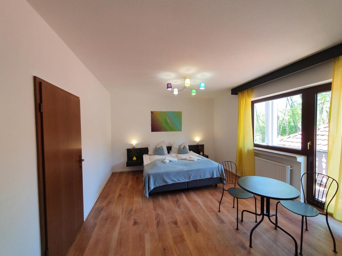 Garni Hotel Biebertal Am Milseburgradweg Хофбибер Экстерьер фото