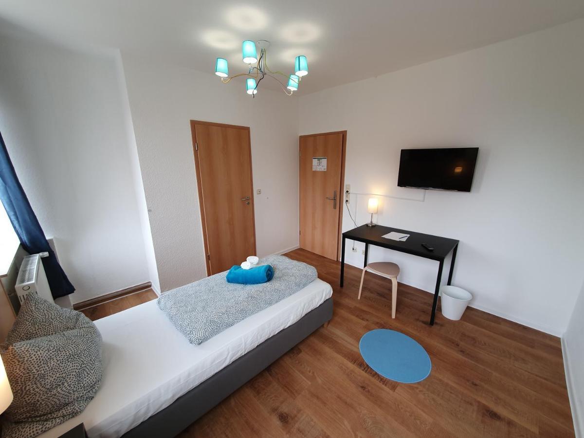 Garni Hotel Biebertal Am Milseburgradweg Хофбибер Экстерьер фото