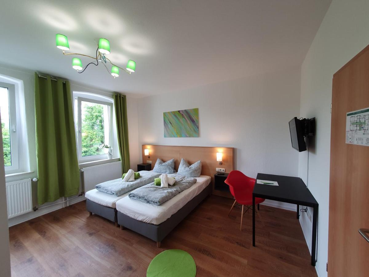 Garni Hotel Biebertal Am Milseburgradweg Хофбибер Экстерьер фото