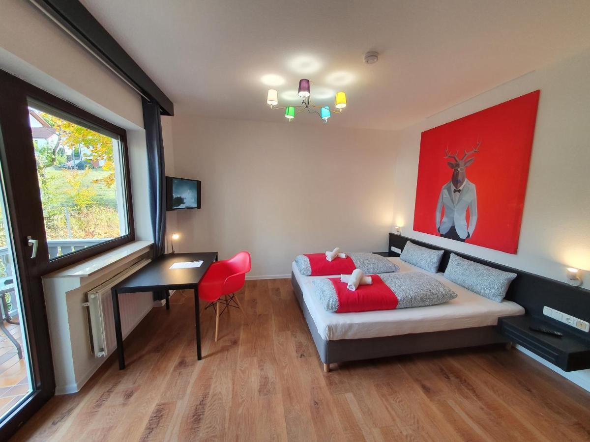 Garni Hotel Biebertal Am Milseburgradweg Хофбибер Экстерьер фото