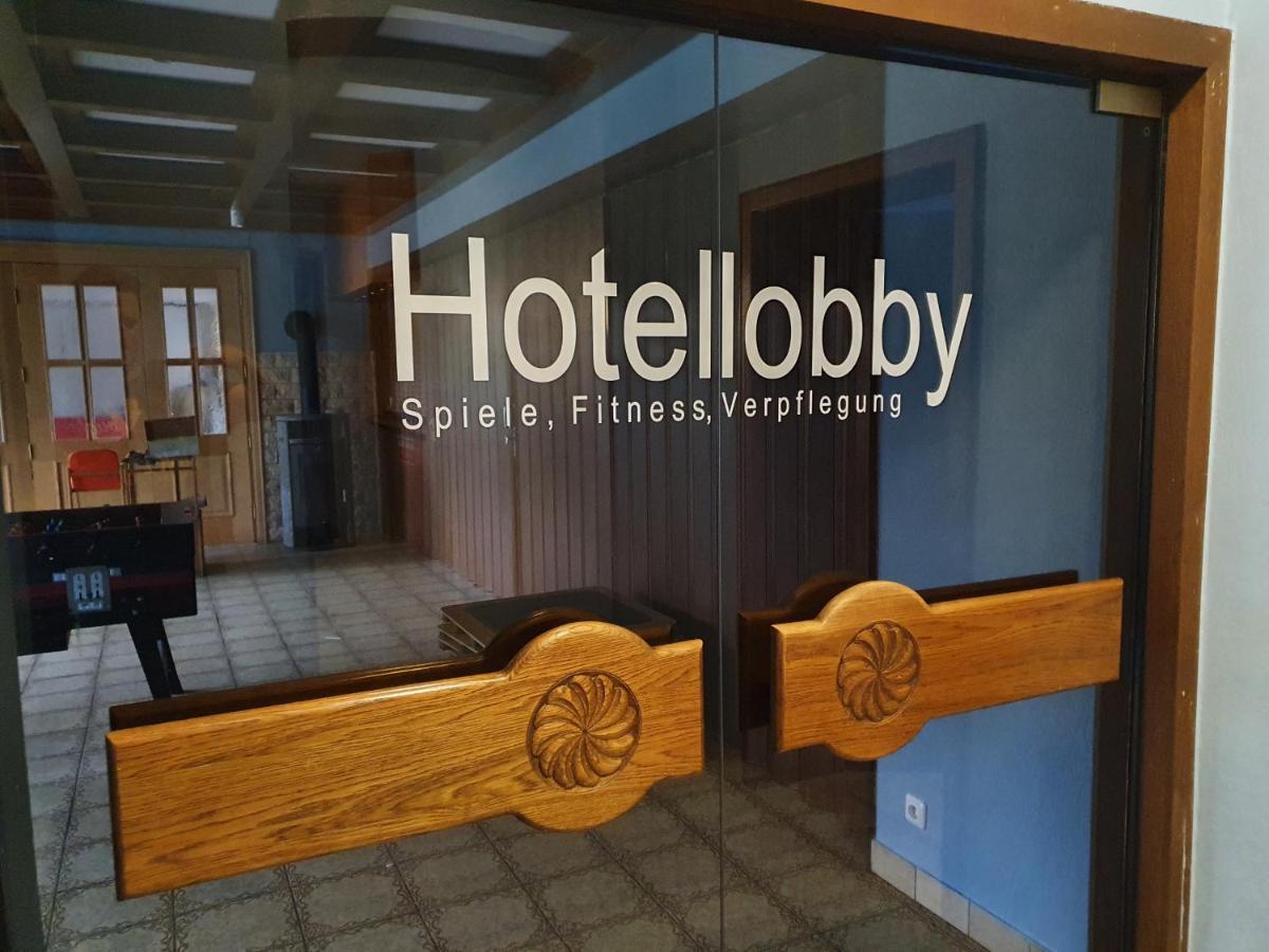 Garni Hotel Biebertal Am Milseburgradweg Хофбибер Экстерьер фото