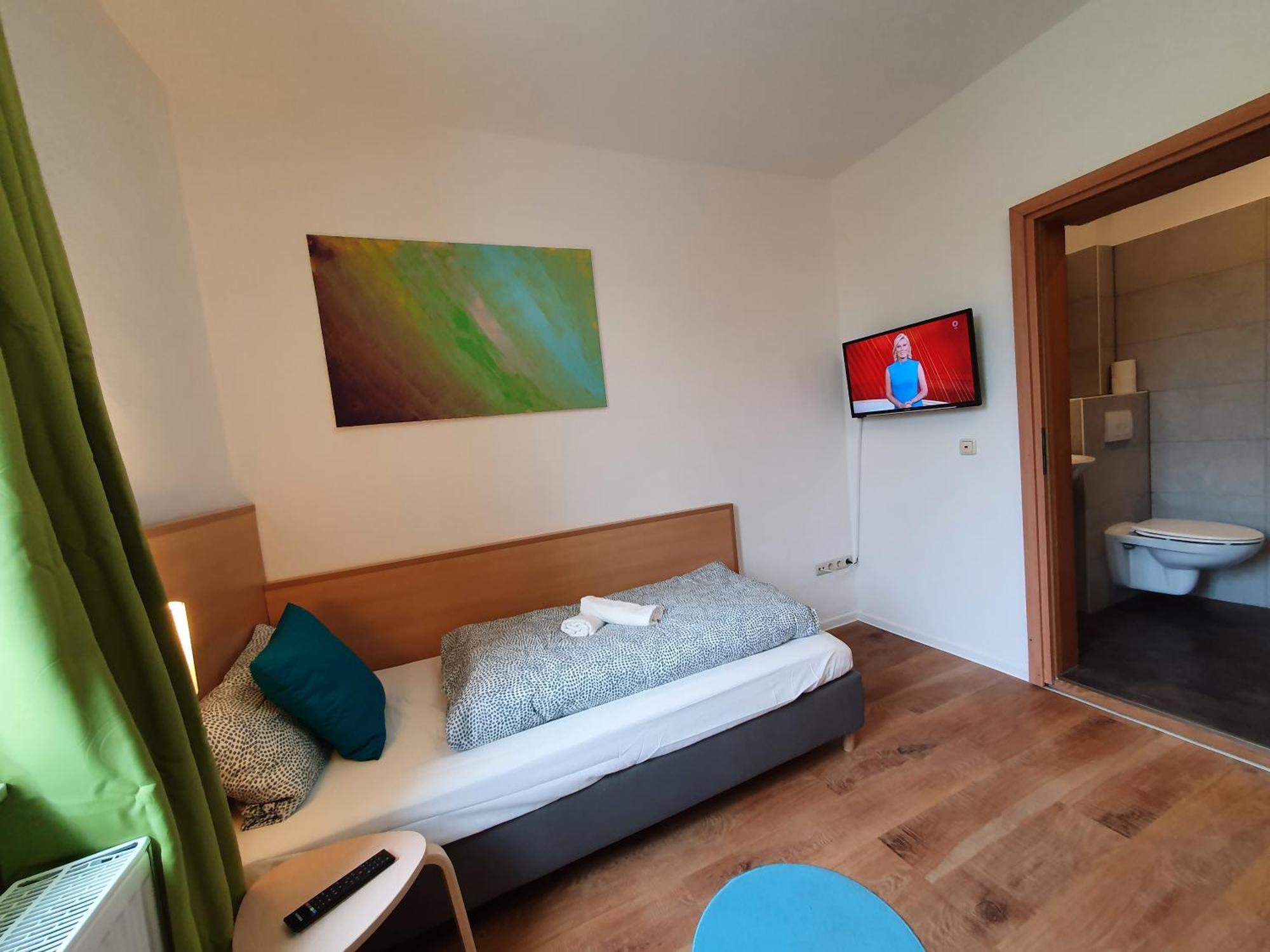 Garni Hotel Biebertal Am Milseburgradweg Хофбибер Номер фото